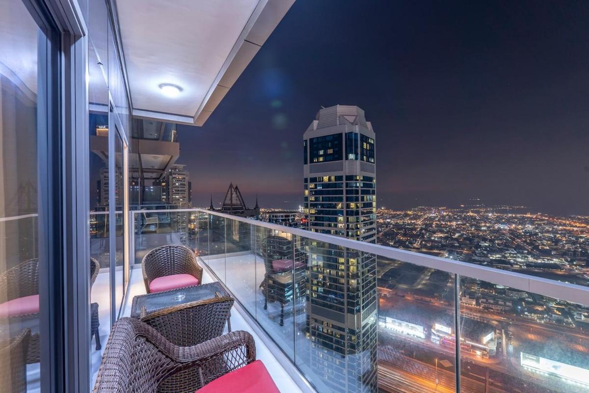 Apartment Prestigious 2-bedroom With Easy City Access In Business Bay