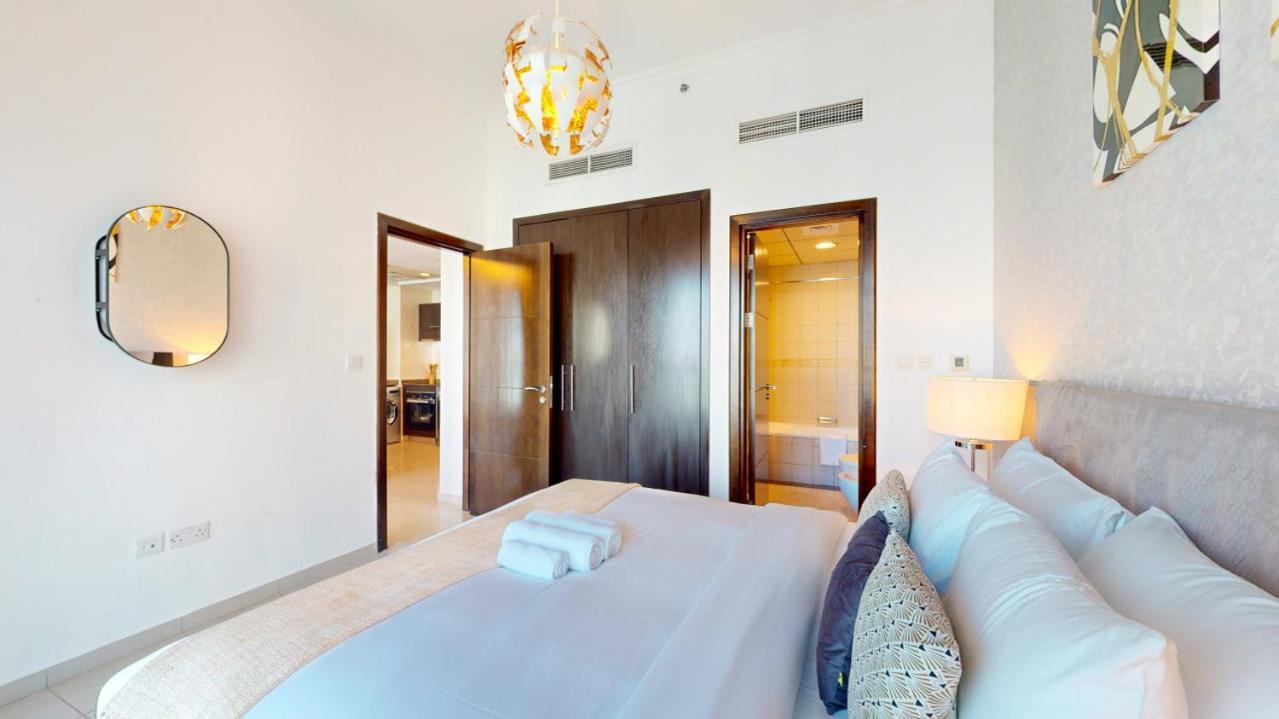 Apartment Bay 1 - One Bed With Stunning Marina View *