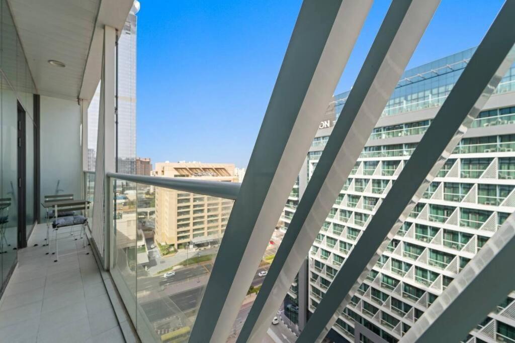 Chic Living 1 Bhk With Access Apartment Dubai