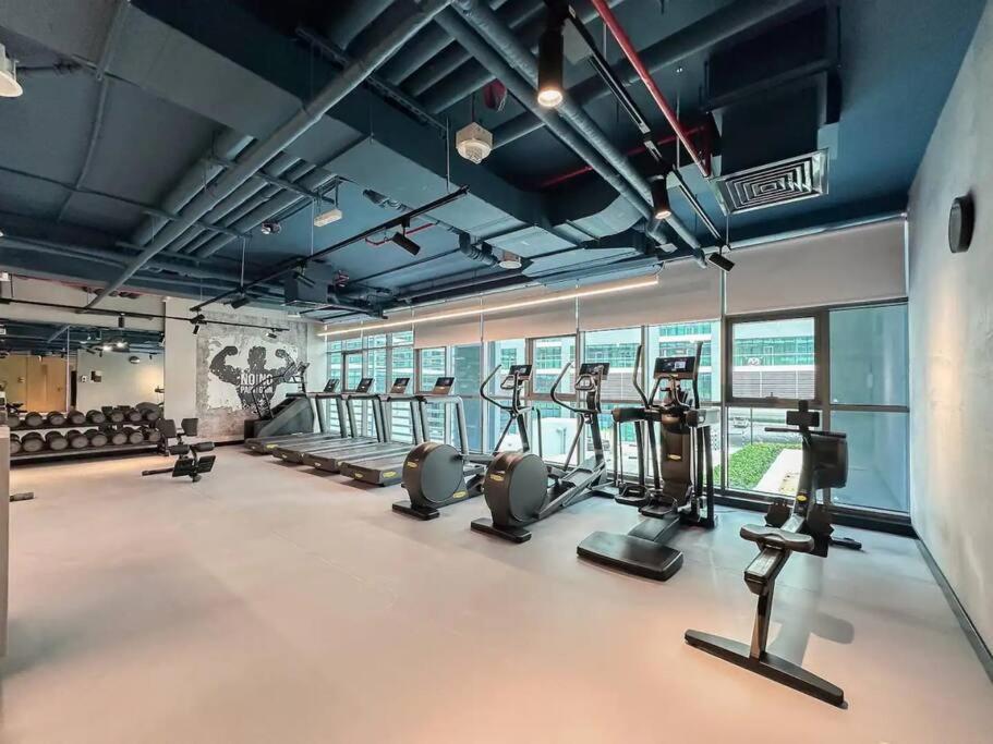 Chic Living 1 Bhk With Access Apartment *