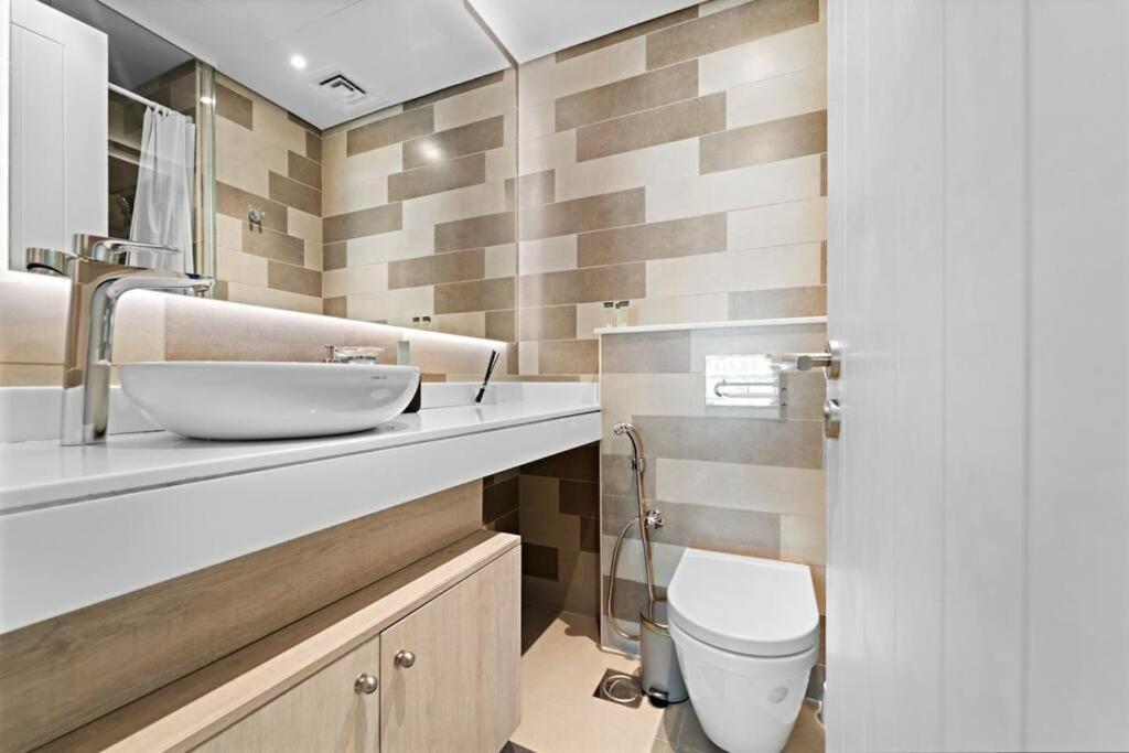 Chic Living 1 Bhk With Access Dubai