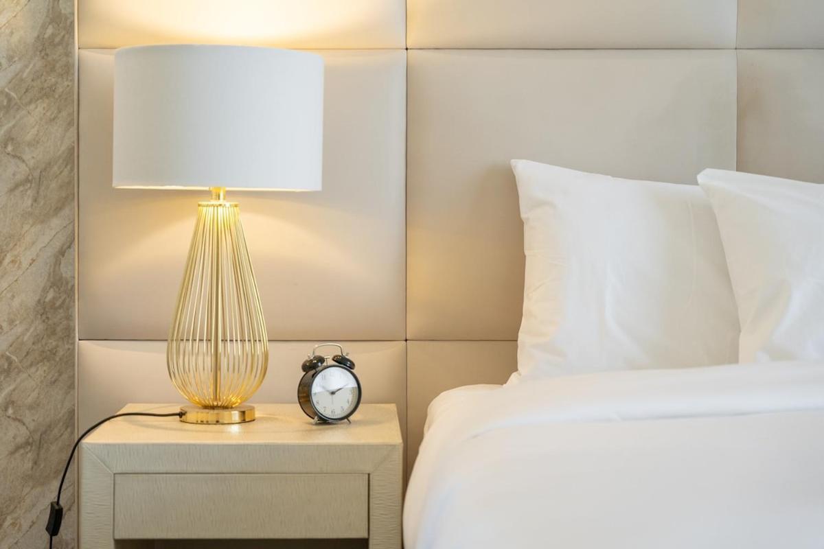 Apartment Glorious 3-bedroom With Beach Views At Tiara Residences In Palm Jumeirah Dubai