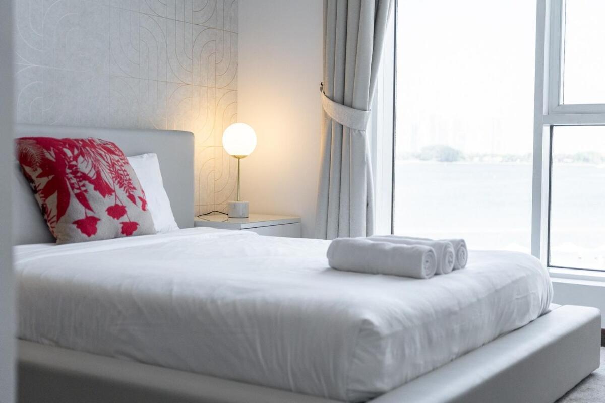Glorious 3-bedroom With Beach Views At Tiara Residences In Palm Jumeirah Apartment *