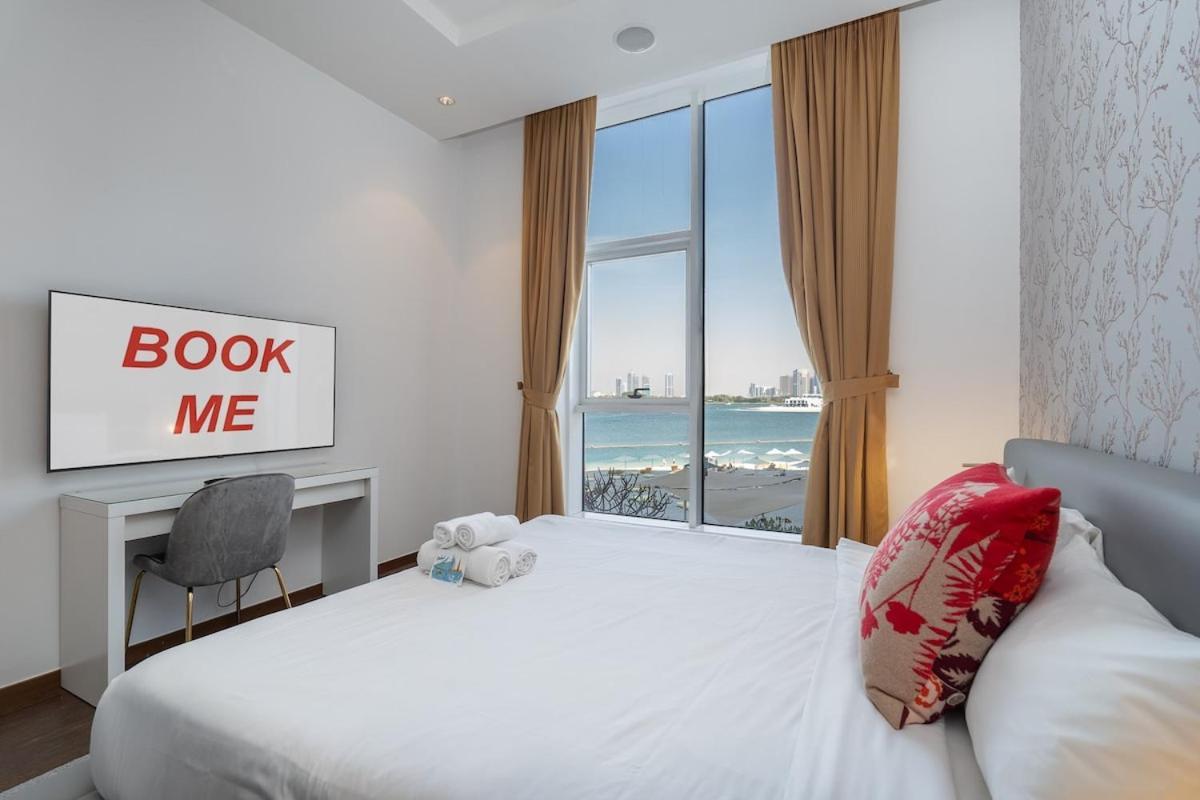 Apartment Glorious 3-bedroom With Beach Views At Tiara Residences In Palm Jumeirah Dubai