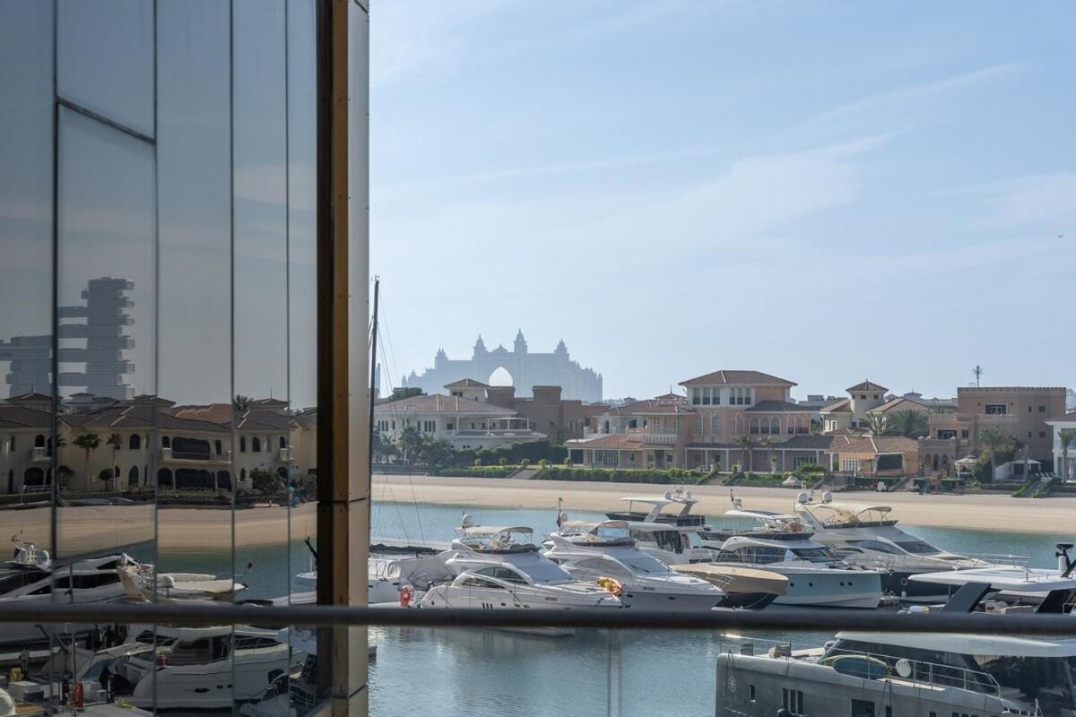 Glorious 3-bedroom With Beach Views At Tiara Residences In Palm Jumeirah *