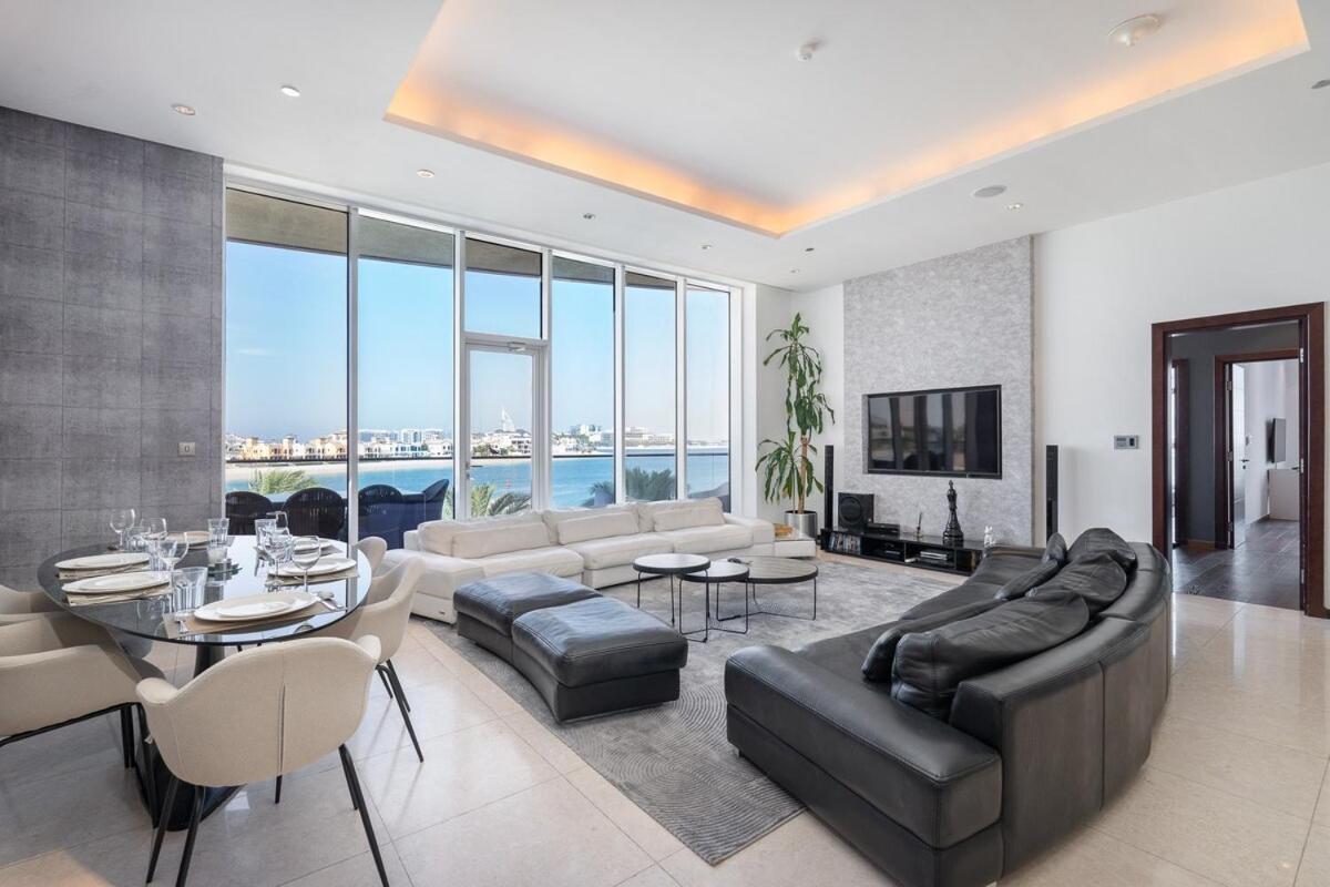 Glorious 3-bedroom With Beach Views At Tiara Residences In Palm Jumeirah Apartment