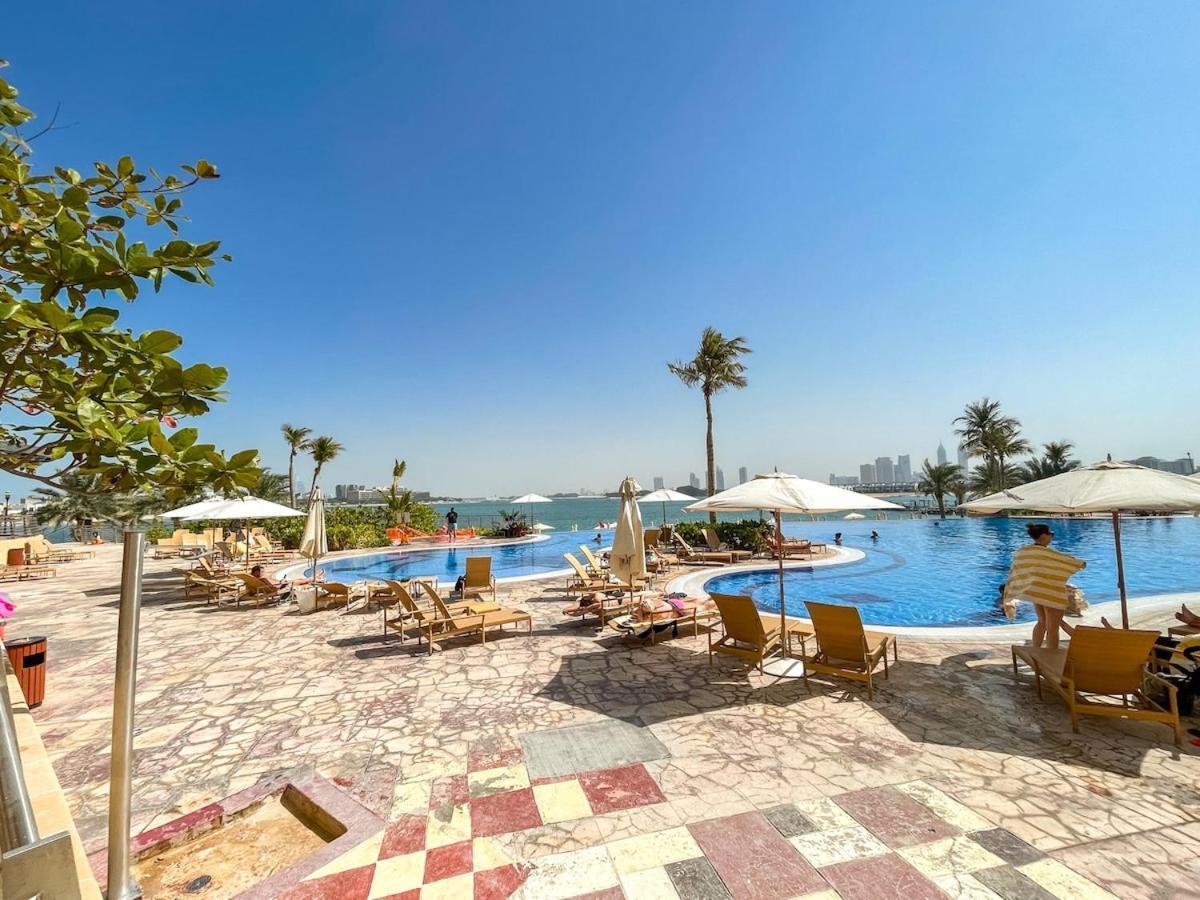 Apartment Glorious 3-bedroom With Beach Views At Tiara Residences In Palm Jumeirah Dubai