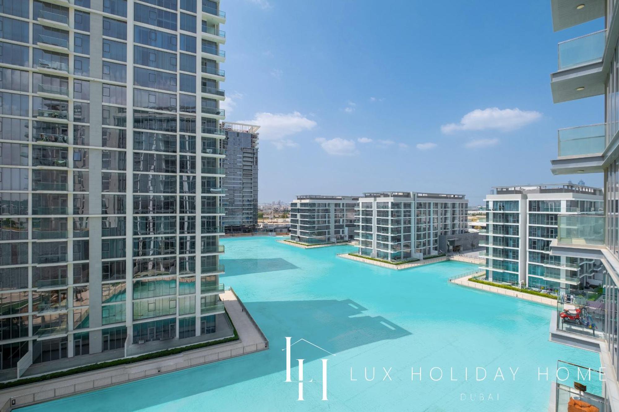 Lux The District One Lagoon View 3 Apartment *