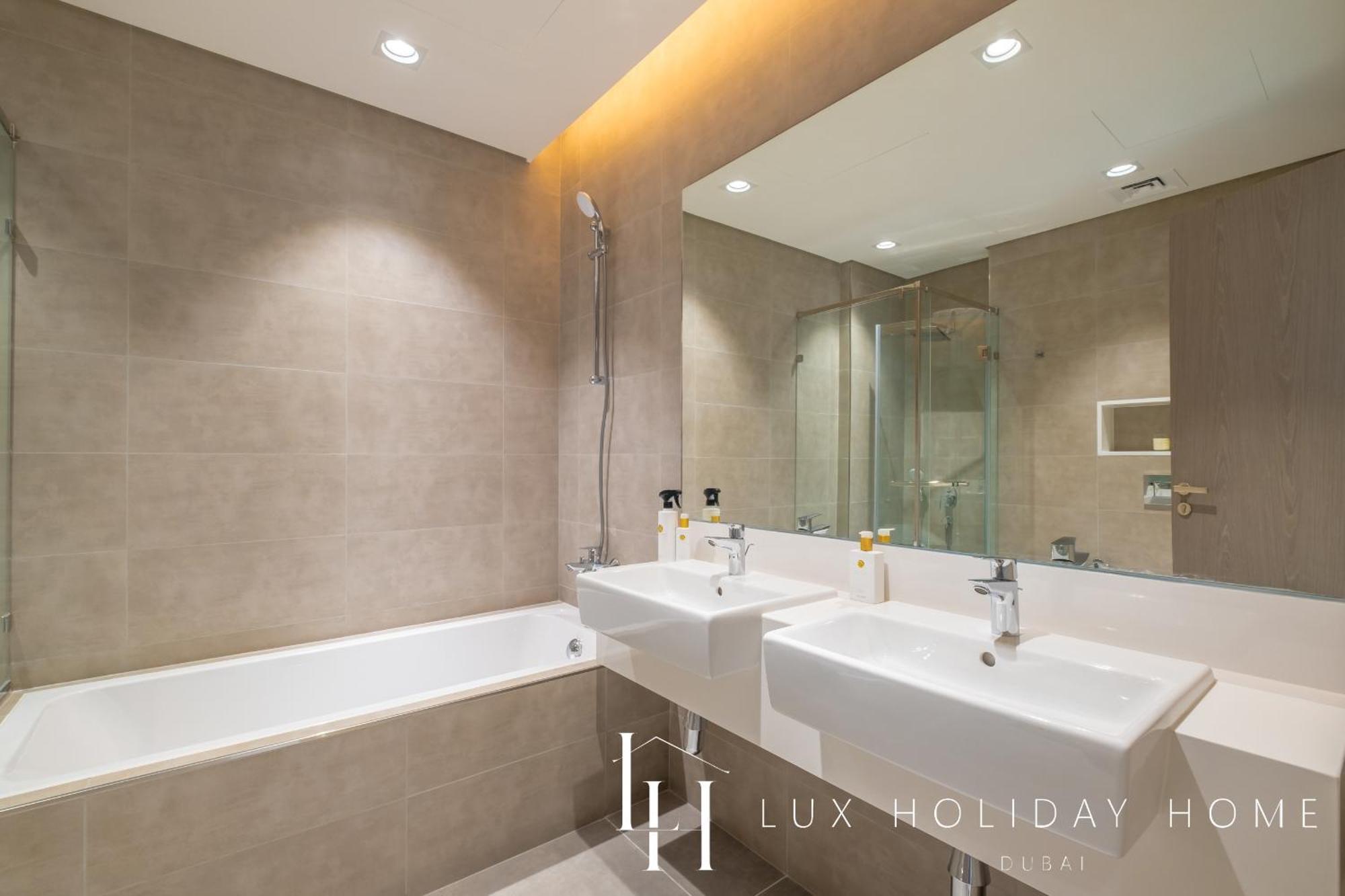 Apartment Lux The District One Lagoon View 3 *
