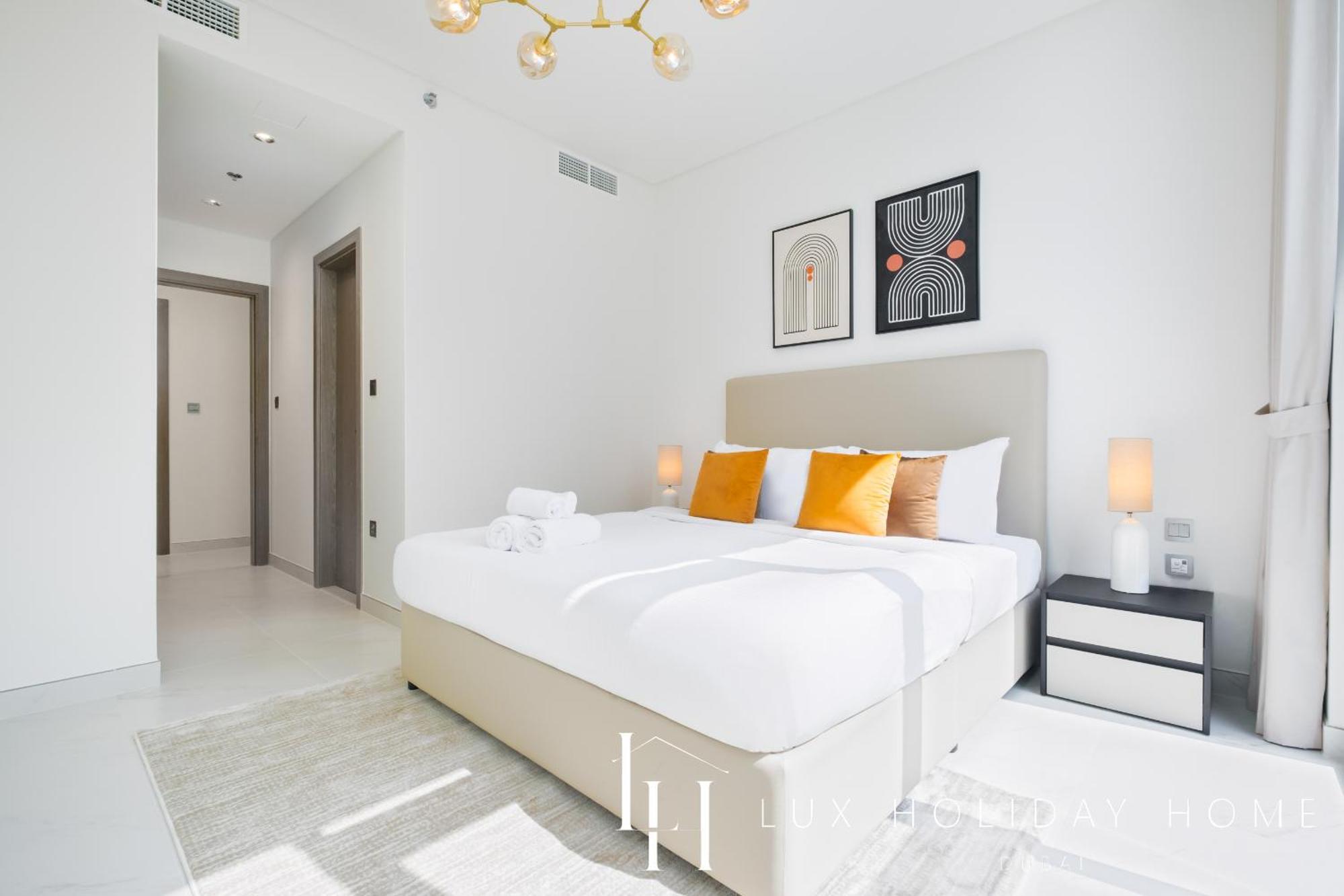 Lux The District One Lagoon View 3 Apartment Dubai