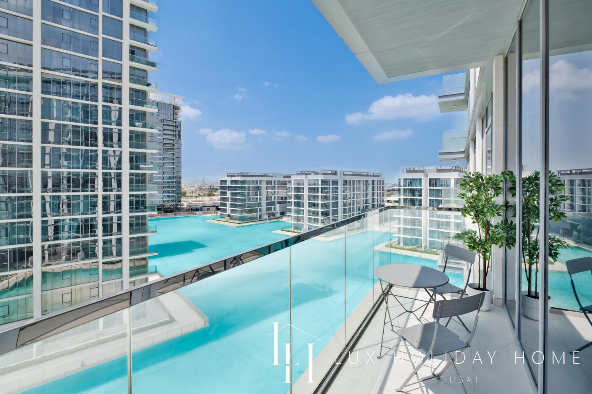Lux The District One Lagoon View 3 Apartment