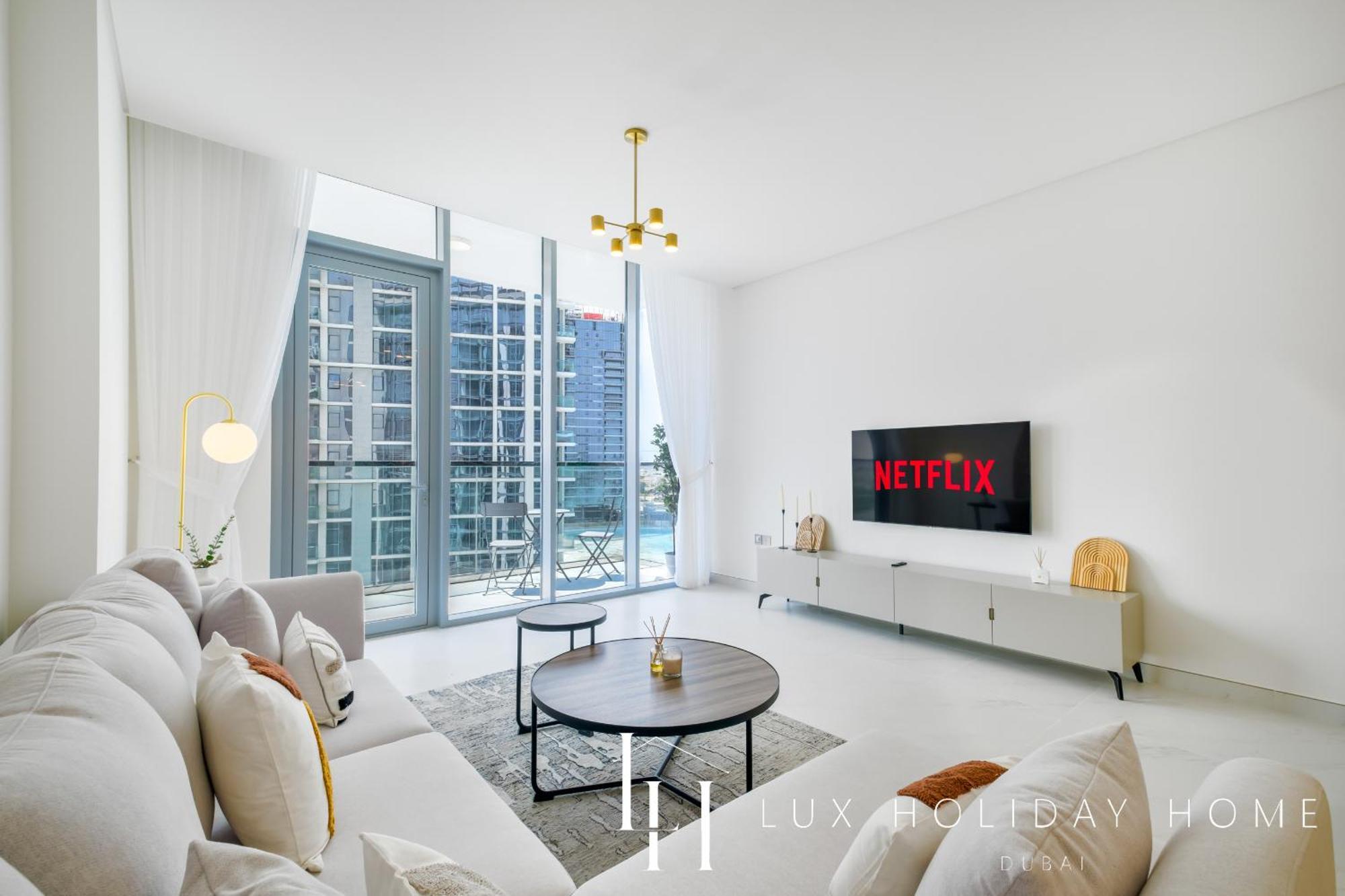 Lux The District One Lagoon View 3 Apartment Dubai