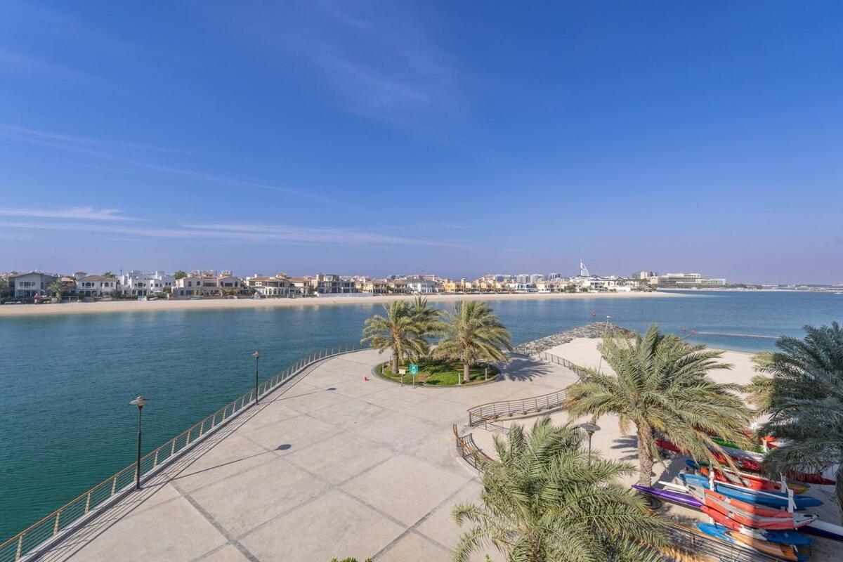 Apartment Glorious 3-bedroom With Beach Views At Tiara Residences In Palm Jumeirah
