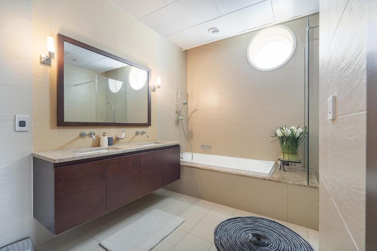 Apartment Glorious 3-bedroom With Beach Views At Tiara Residences In Palm Jumeirah *