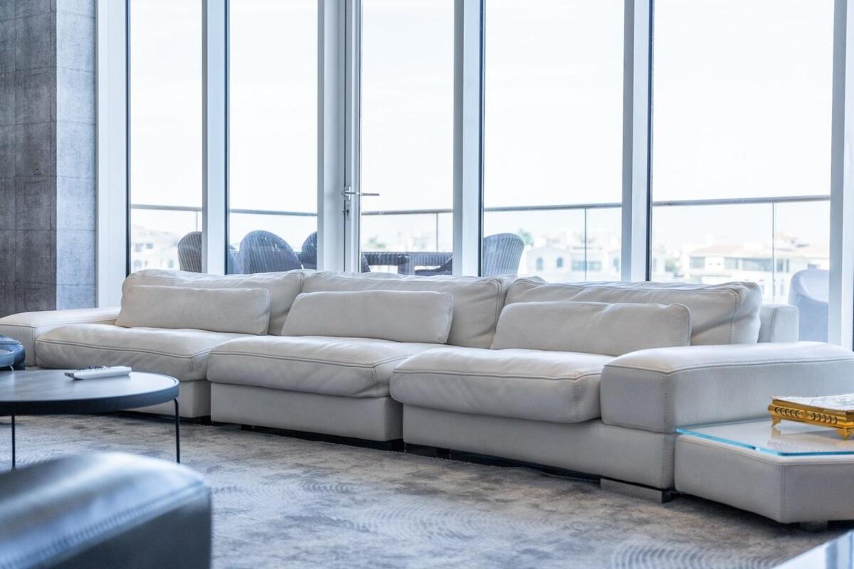 Glorious 3-bedroom With Beach Views At Tiara Residences In Palm Jumeirah Apartment