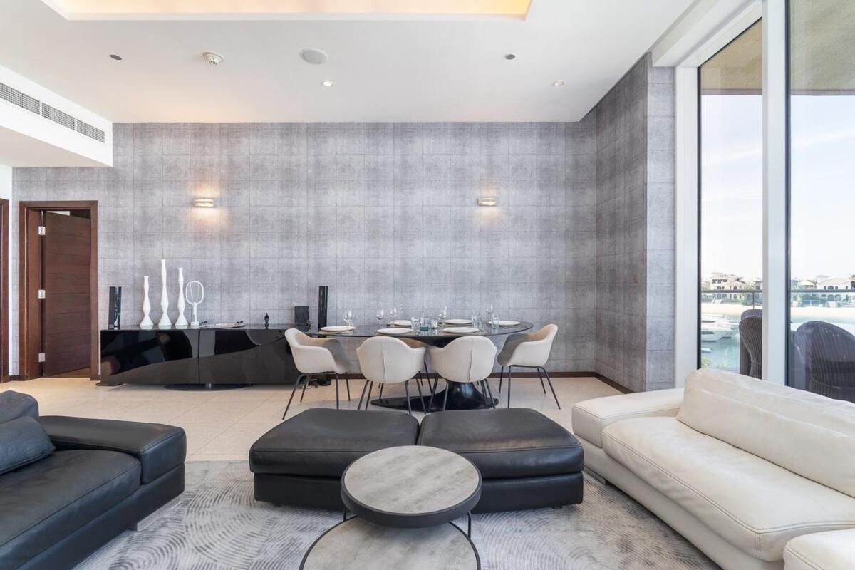 Glorious 3-bedroom With Beach Views At Tiara Residences In Palm Jumeirah *