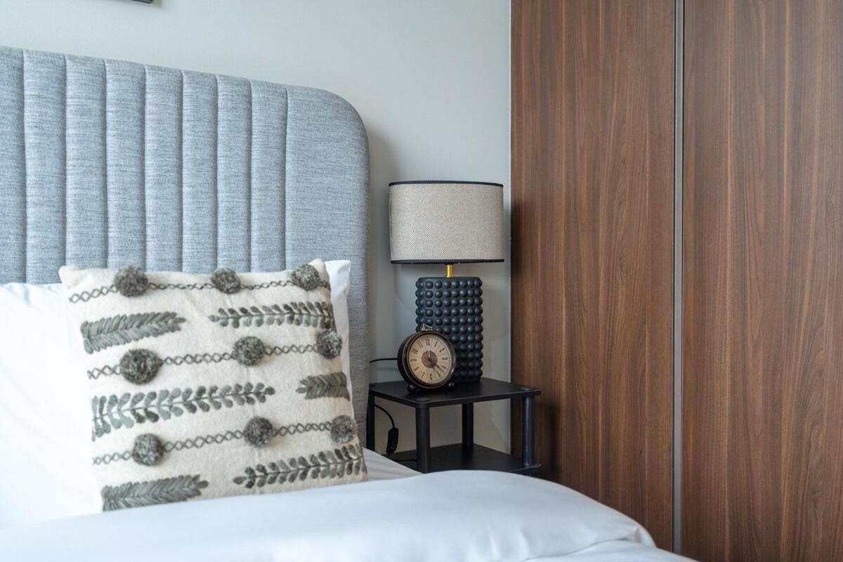 Awesome 1-bedroom With Burj Views At Vera Tower In Business Bay *