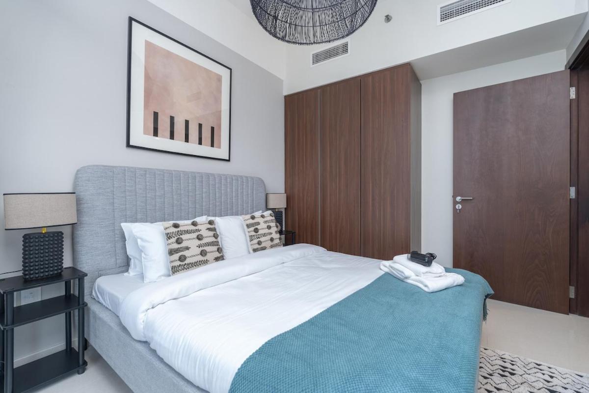 Awesome 1-bedroom With Burj Views At Vera Tower In Business Bay * Dubai