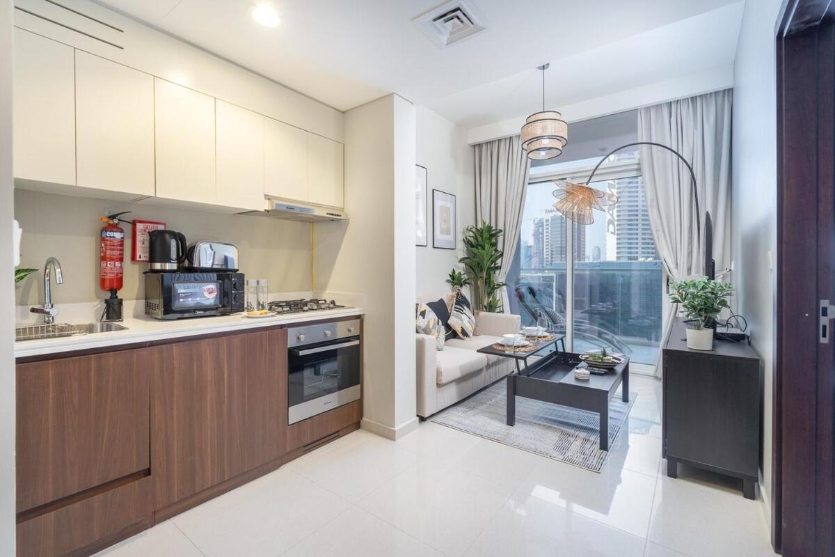 Awesome 1-bedroom With Burj Views At Vera Tower In Business Bay *