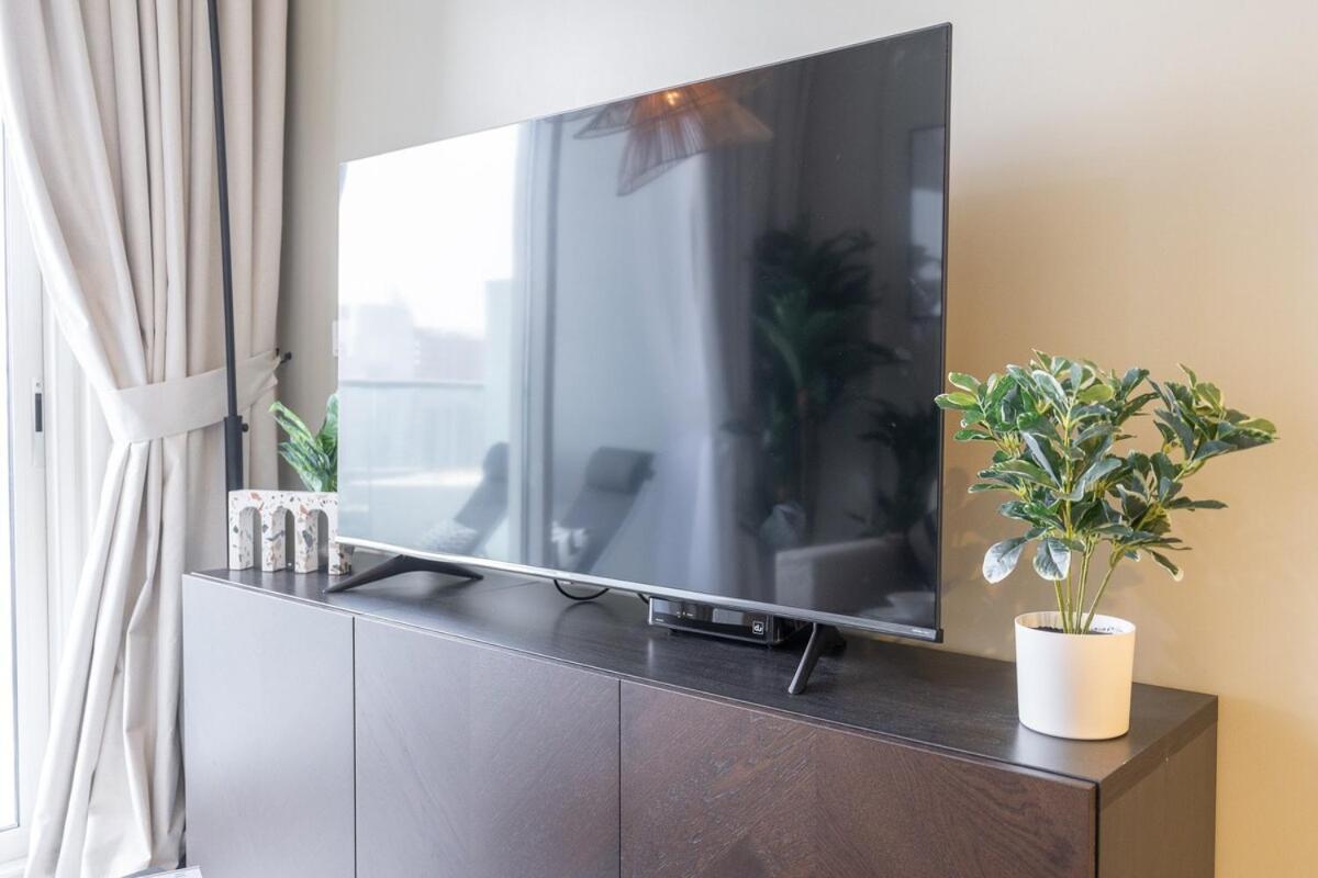 Awesome 1-bedroom With Burj Views At Vera Tower In Business Bay Apartment Dubai