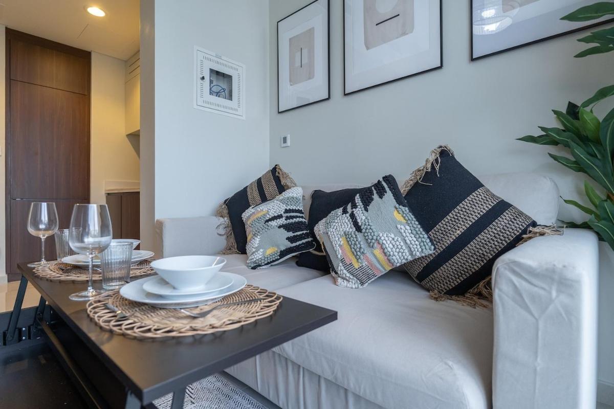 Awesome 1-bedroom With Burj Views At Vera Tower In Business Bay *