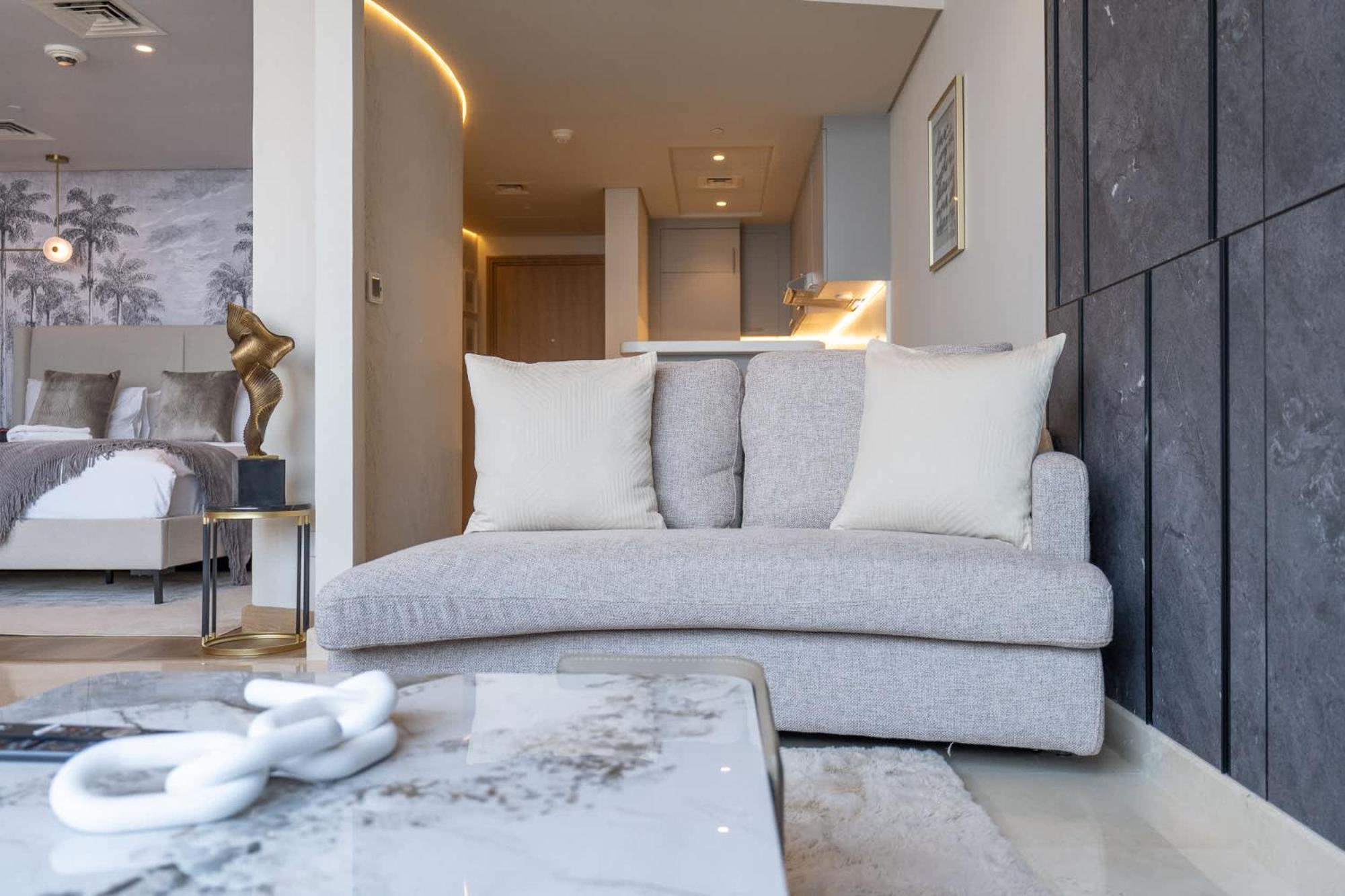 Stylish With Impressive Decor And Furniture At Sky Garden! Apartment