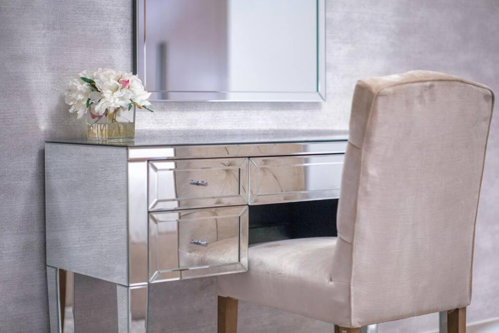 Opera - Luxury 2 Bedroom - Near Burj Khalifa Apartment *