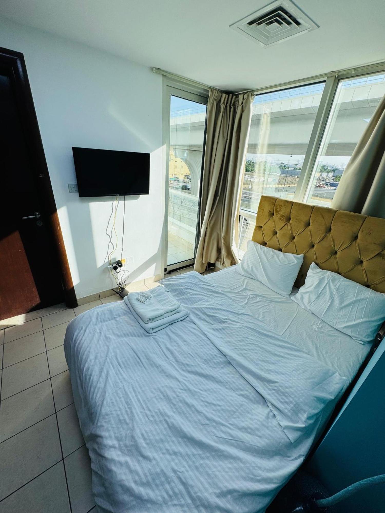 Charming Bath Inside & Balcony Homestay *