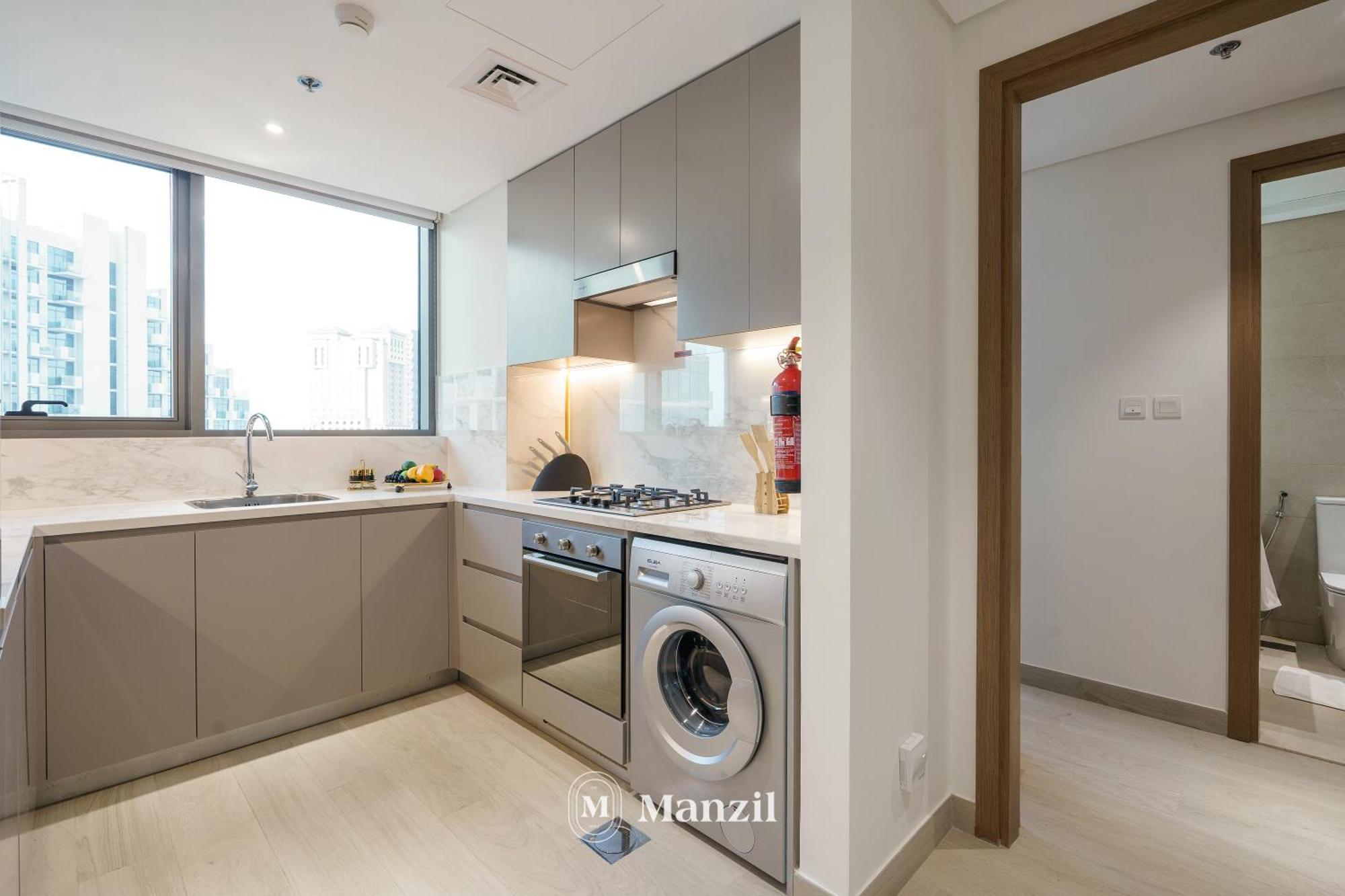 1br Near Downtown With Pool & Skyline Views