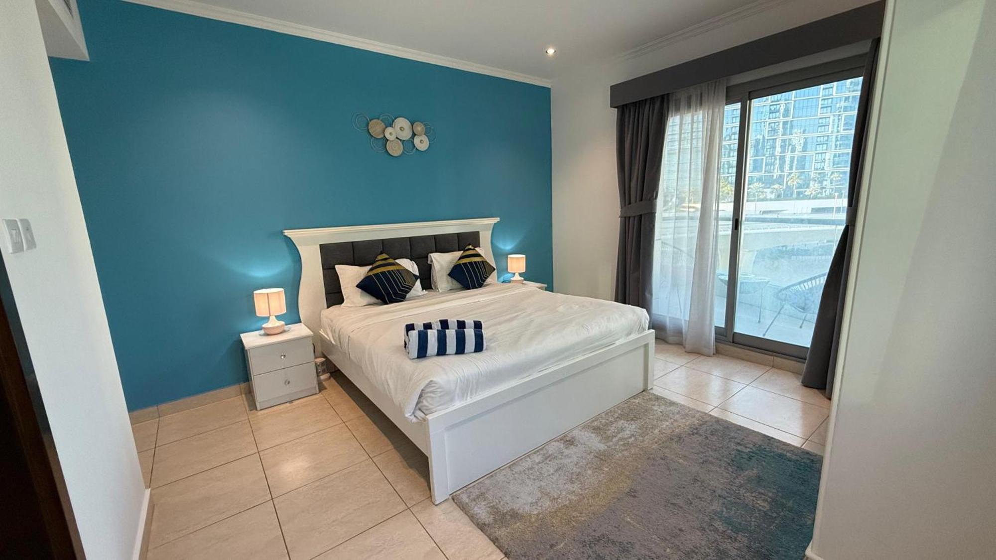 Premium Marina Two Bedroom With Sea View - Family Only Dubai