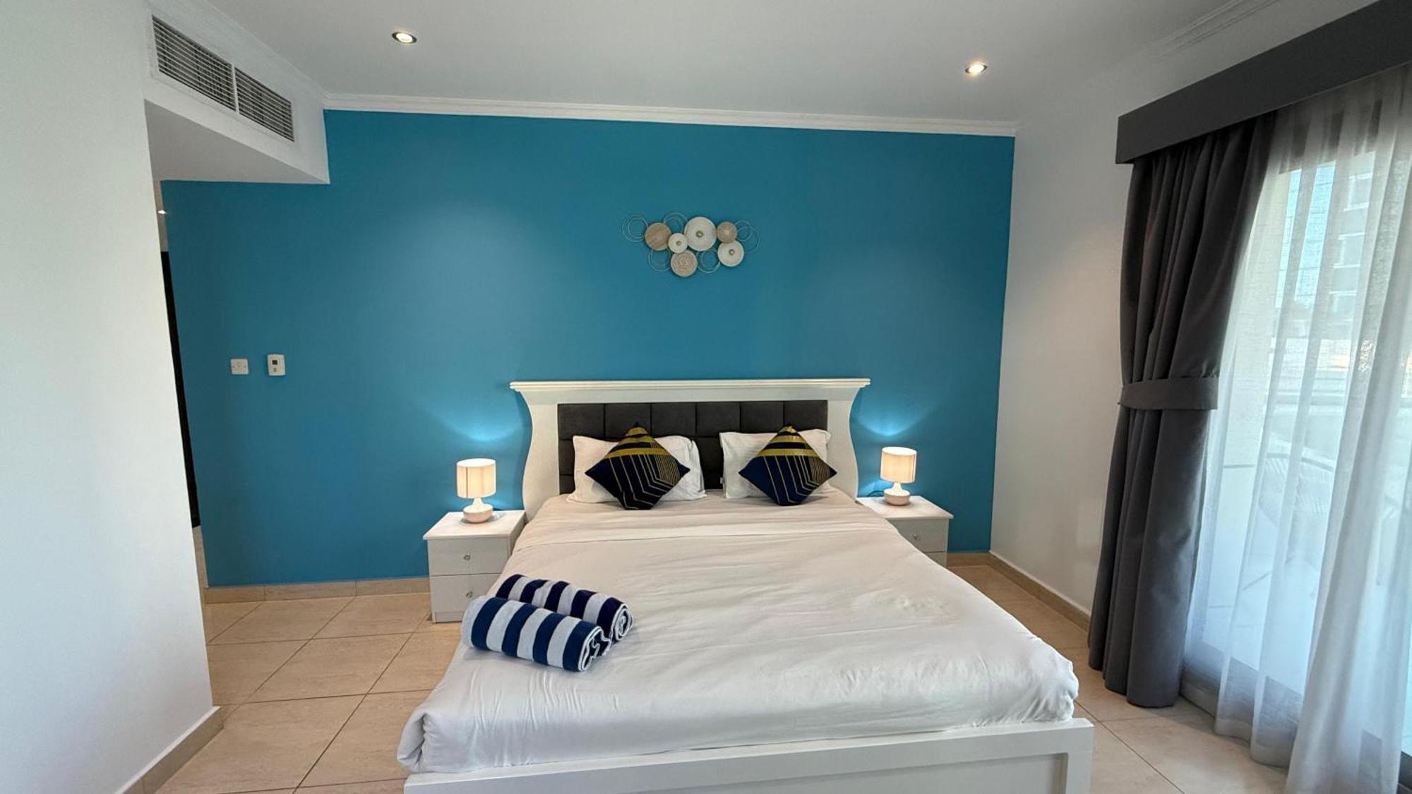 Premium Marina Two Bedroom With Sea View - Family Only Apartment *