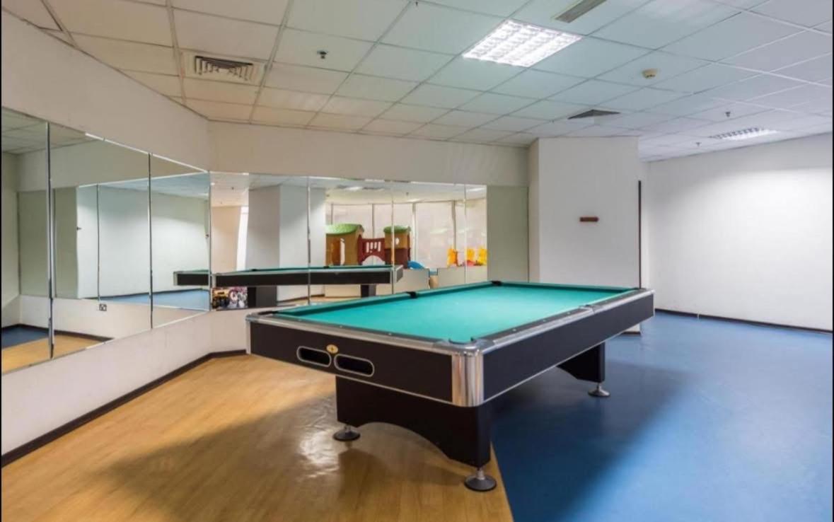 Charming Bath Inside & Balcony Homestay Dubai