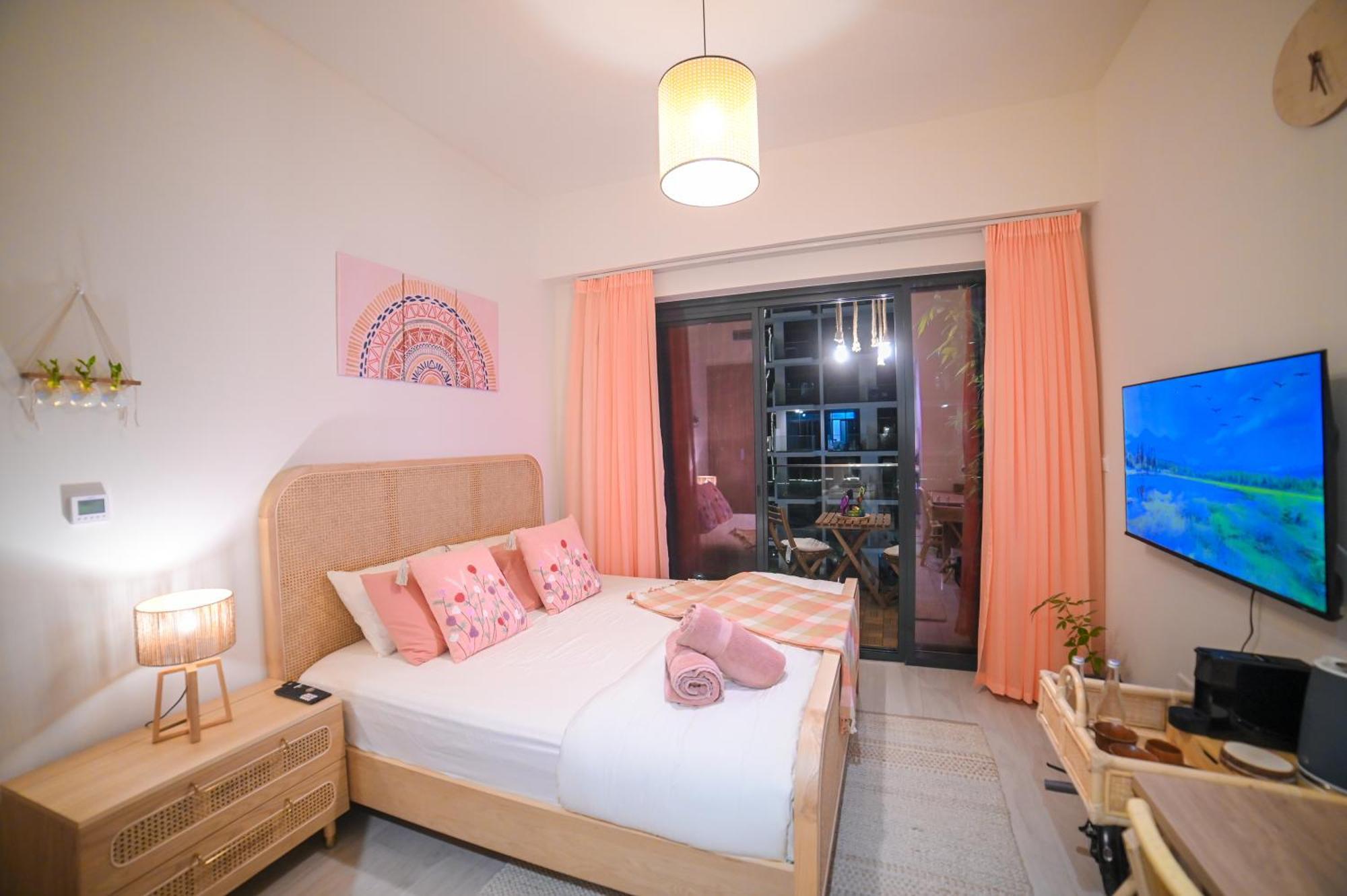 Urbanhomes - Cozy, Wooden And Travel Eco-friendly Apartment