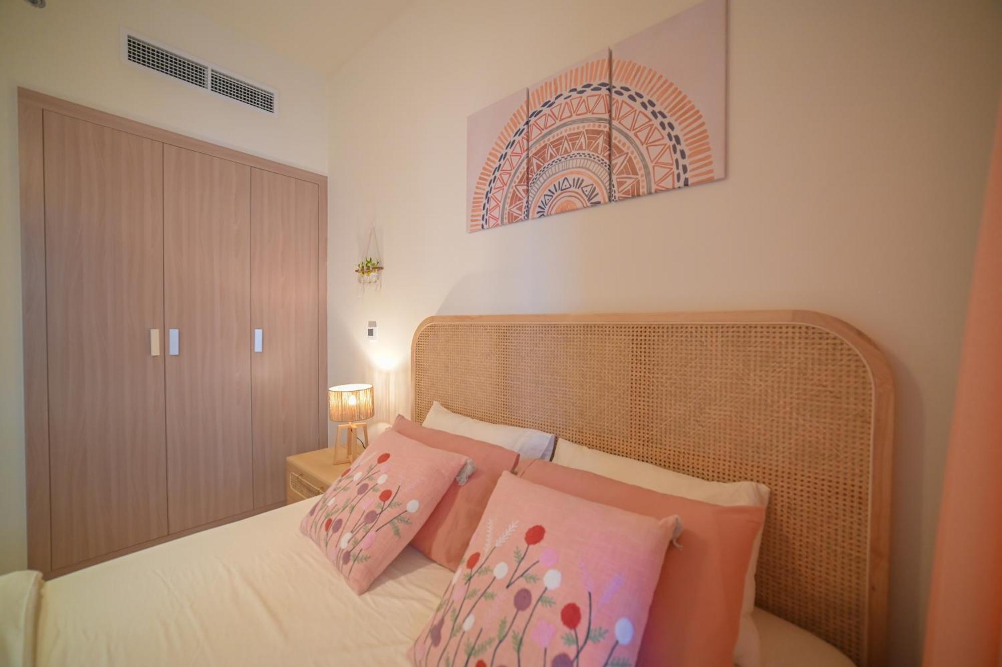 Urbanhomes - Cozy, Wooden And Travel Eco-friendly Dubai