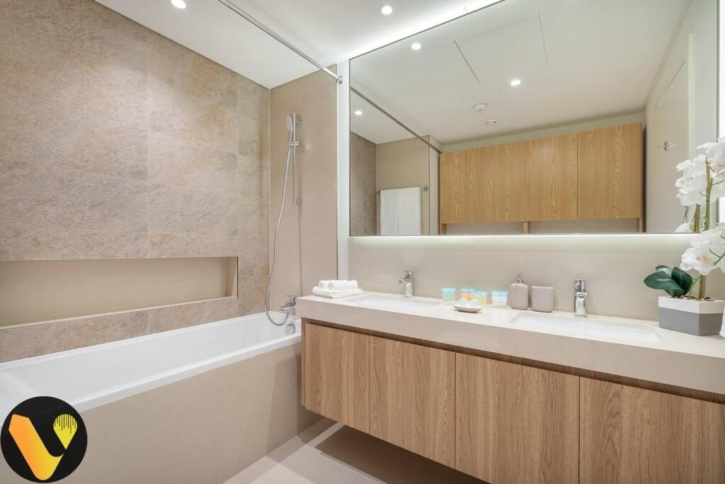 Downtown Views Ii - Vogue Two Bedroom With Balcony And Full Burj Khalifa View * Dubai