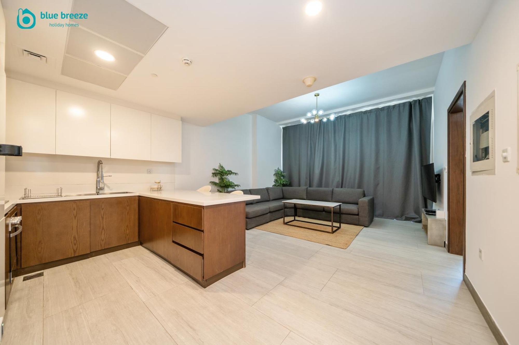 Blue Breeze - Spacious 1br With Huge Balcony In Jvc *