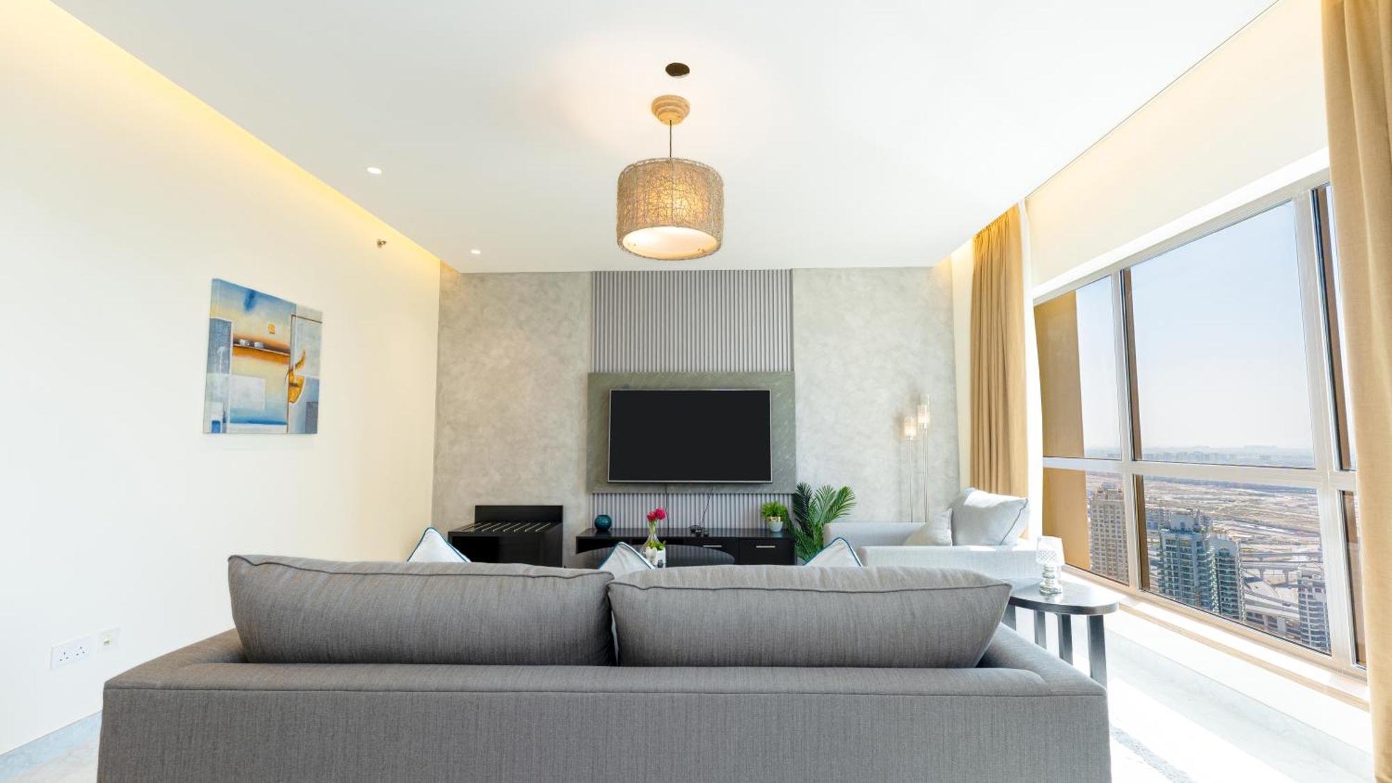 Regent Sea View 2br Jbr Walk - Next To Bluewater Island & Eye Apartment *