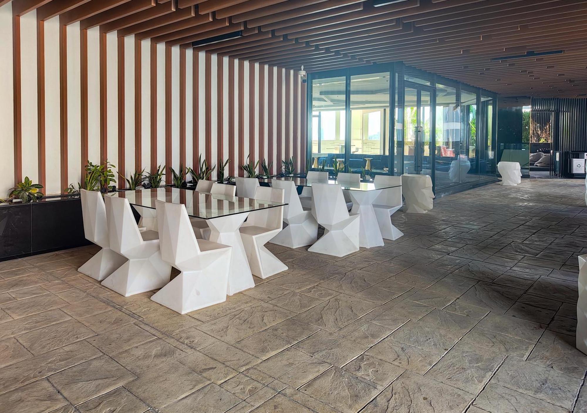 Welhome - Opulent Retreat With Panoramic Cityscape Views