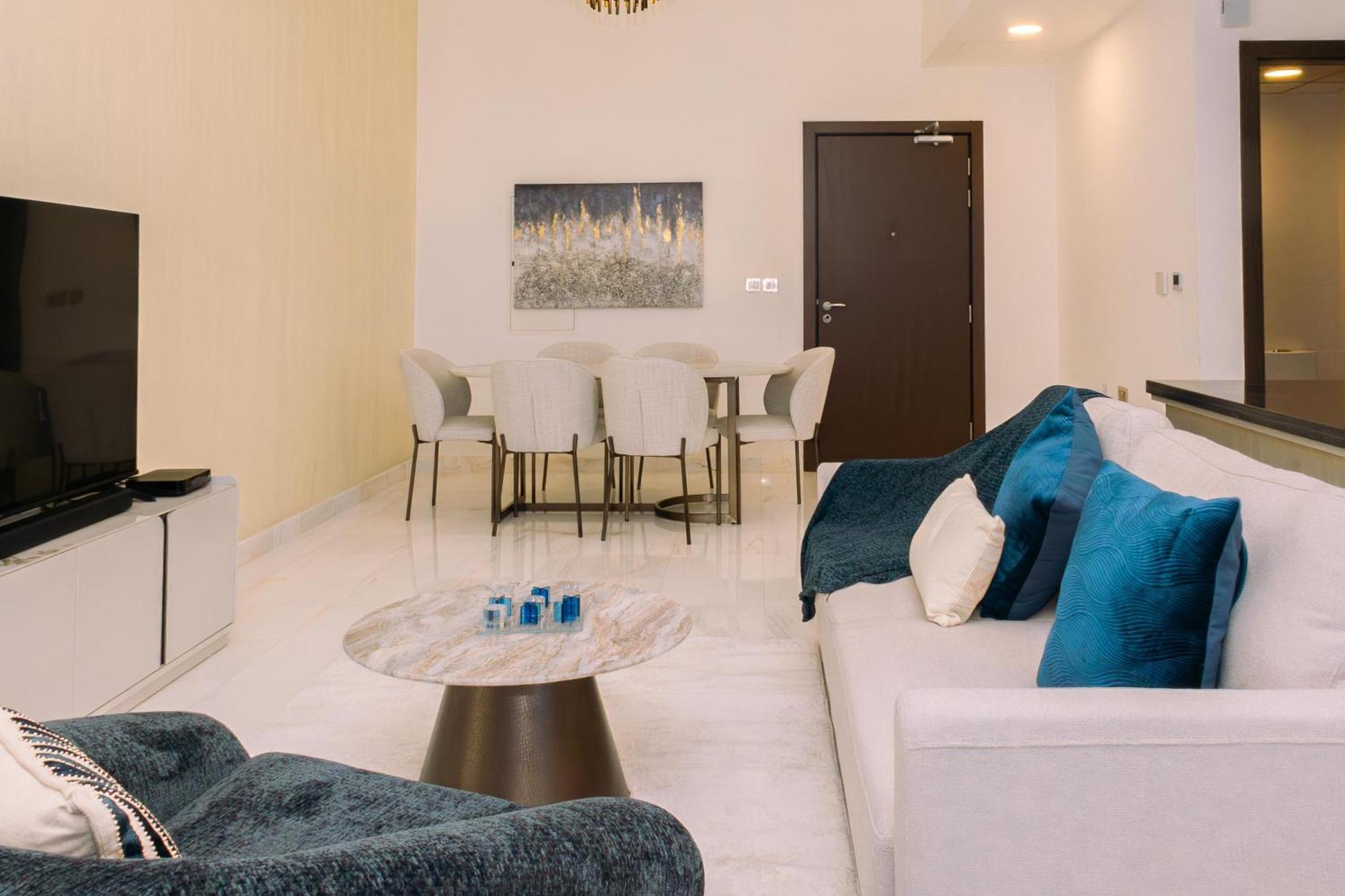 Welhome - Opulent Retreat With Panoramic Cityscape Views Apartment *