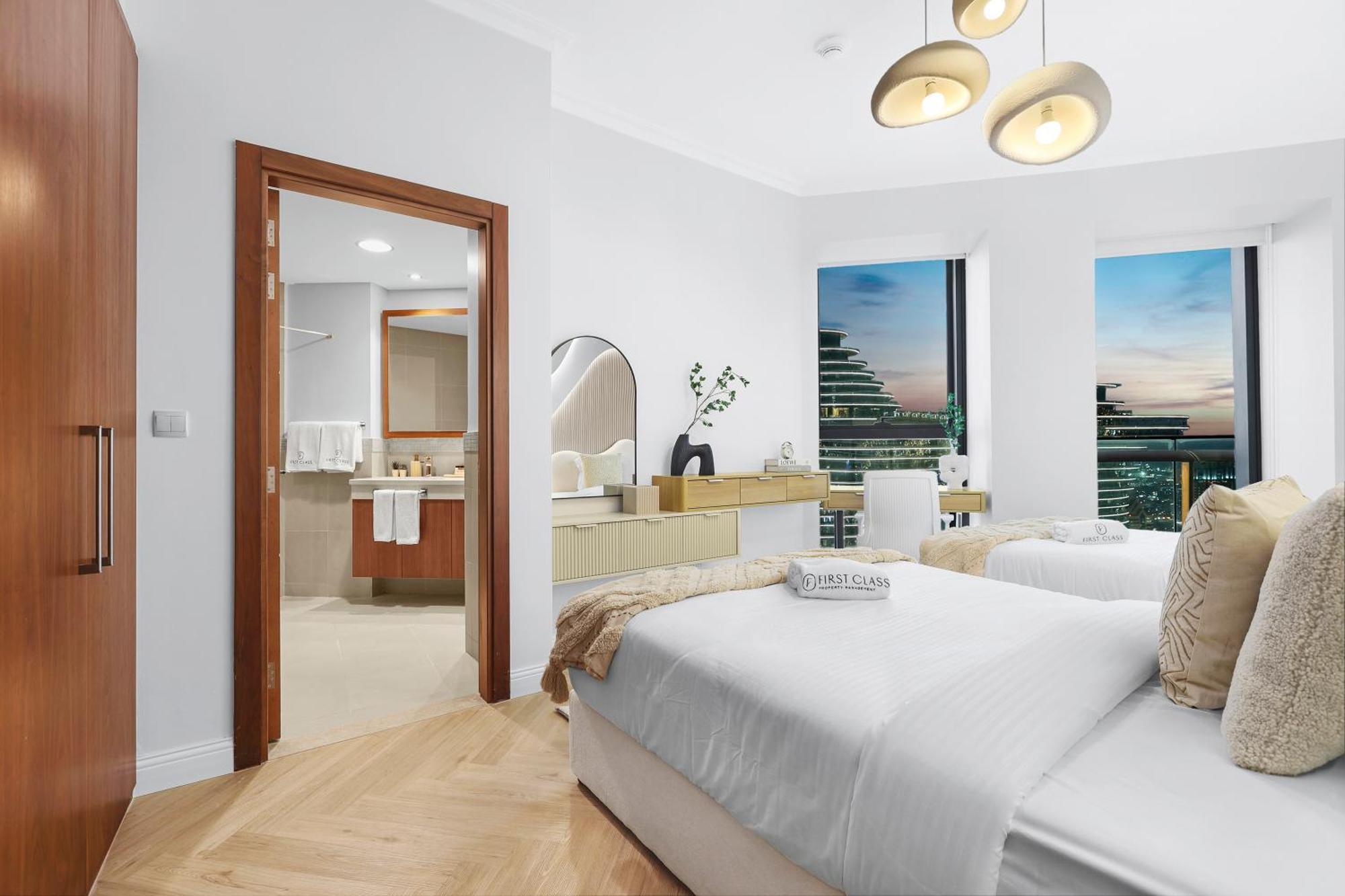 First Class 2br With Full Skyline & Sea View Apartment