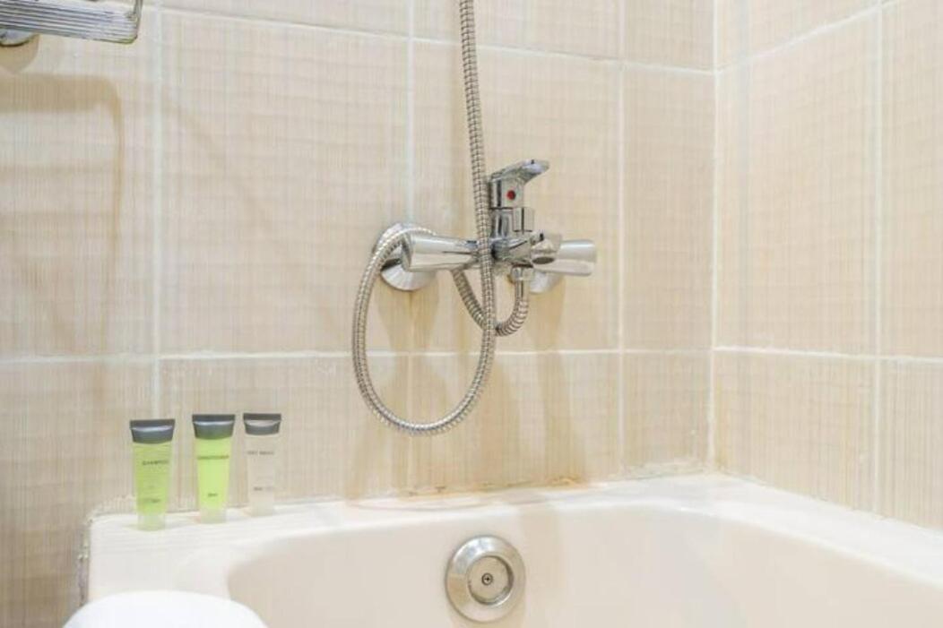 Calm Right By The Golf Courses In Sports Apartment Dubai