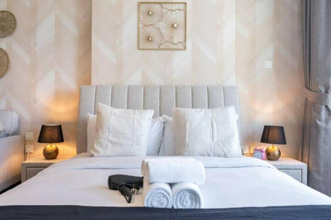Calm Right By The Golf Courses In Sports Apartment Dubai