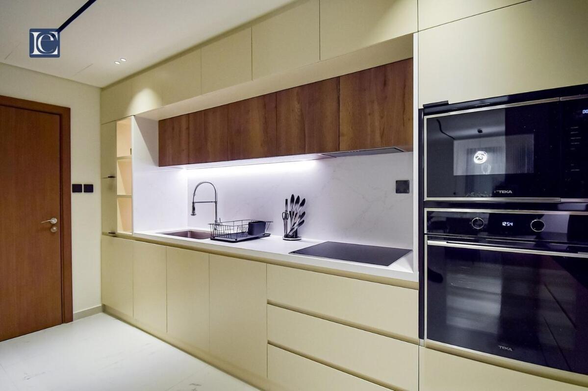 Luxury Escapes - Elegant 3 Bedroom Maids In Jbr *