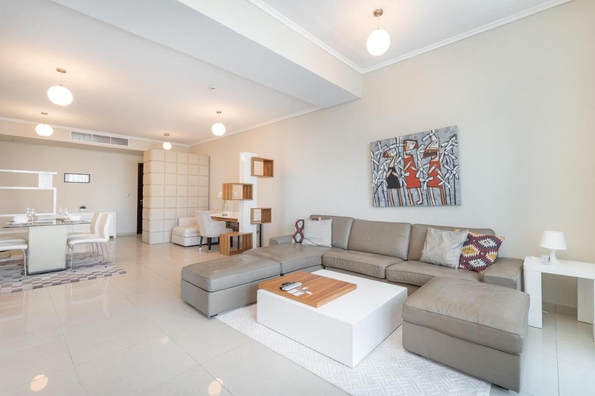 Airy And Cozy 2-bedroom With Marina Views In Dec Tower 2 Dubai