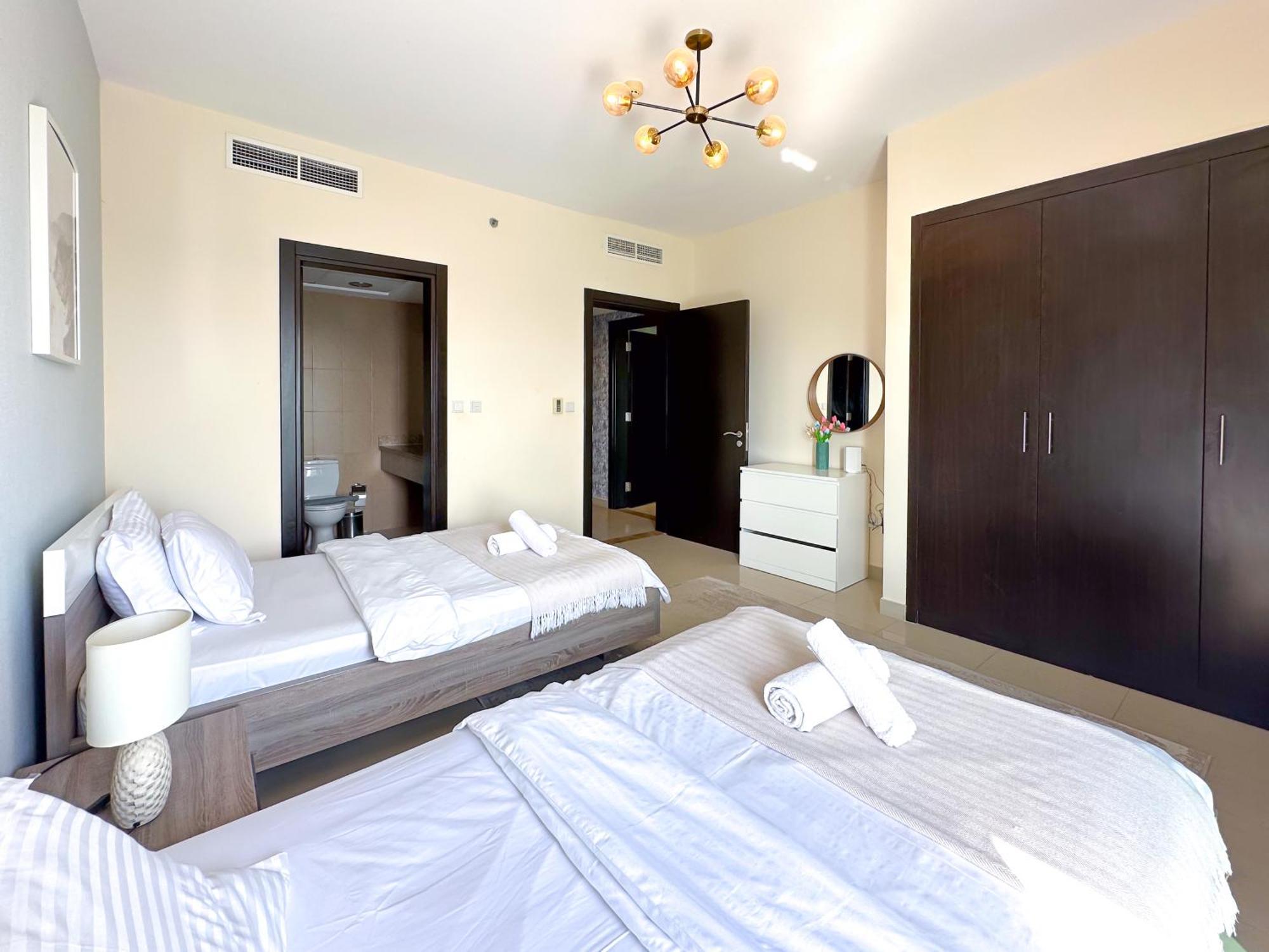 Cozy 2 Bedroom In Red In Sport Apartment *