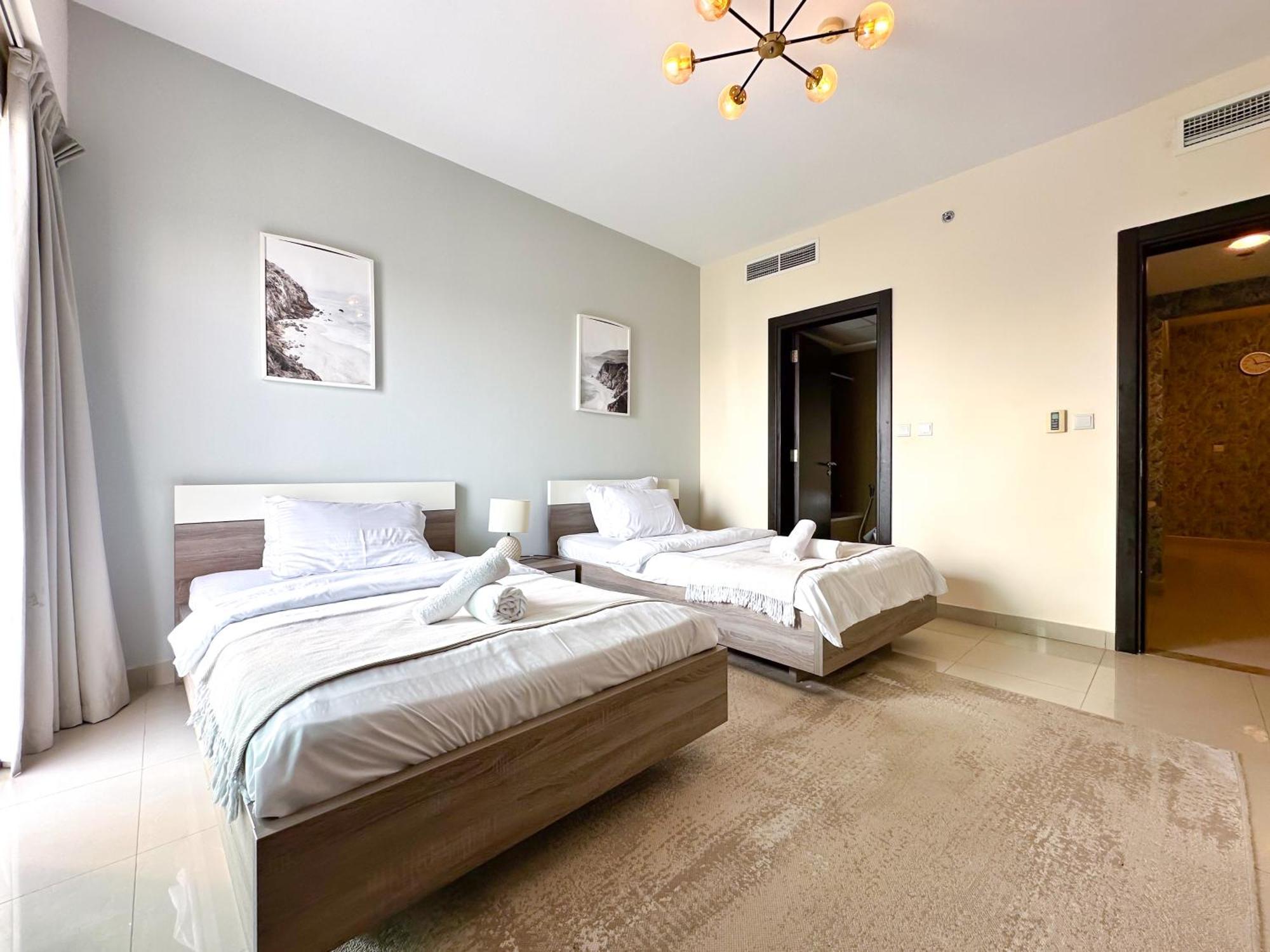 Cozy 2 Bedroom In Red In Sport Apartment *