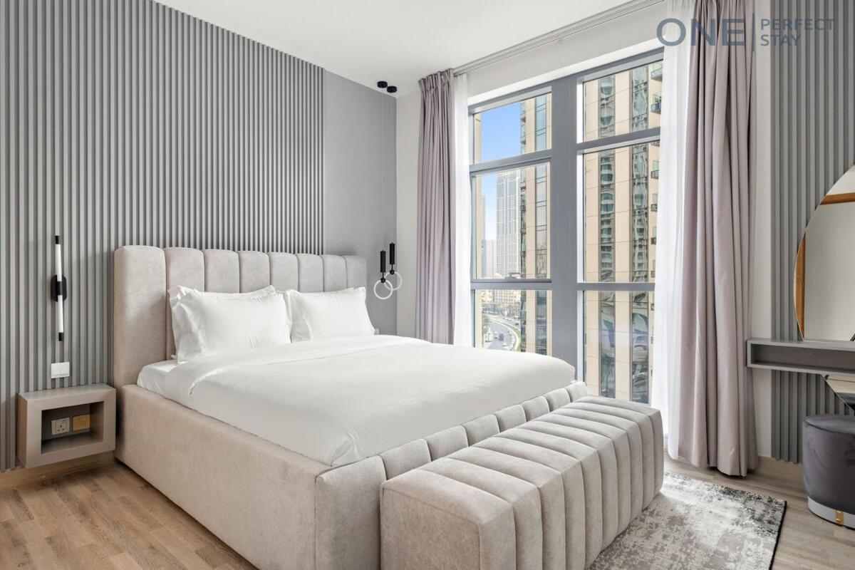 Stylish 1br With Maid In Downtown With Pool And Gym * Dubai