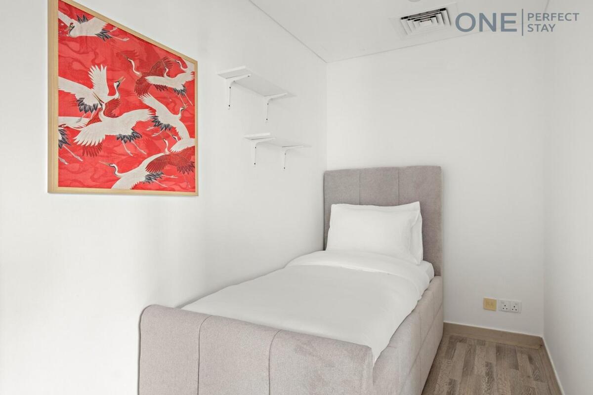 Stylish 1br With Maid In Downtown With Pool And Gym * Dubai