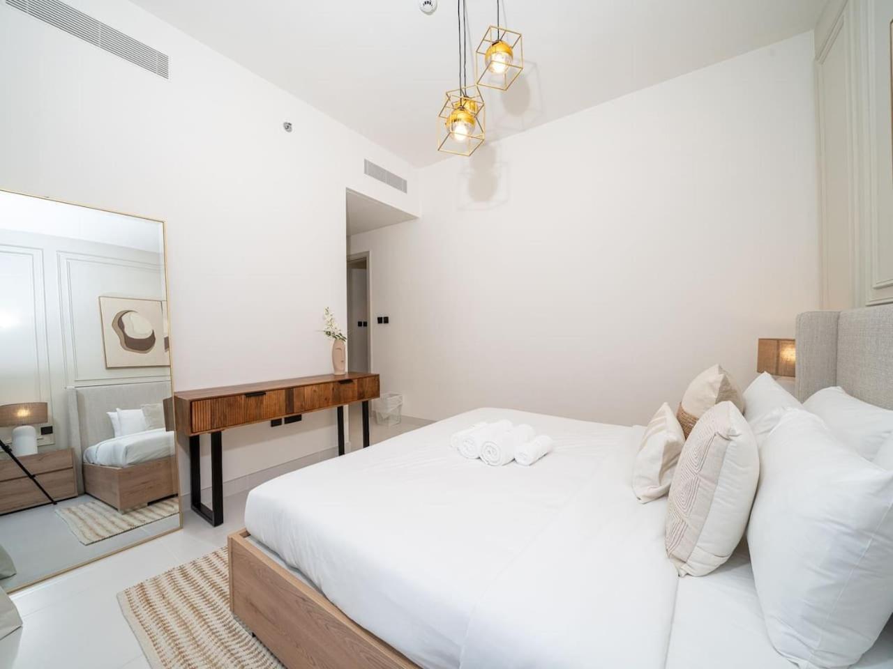 Apartment Gorgeous Beachfront 2 Bed Retreat In Marina Vista