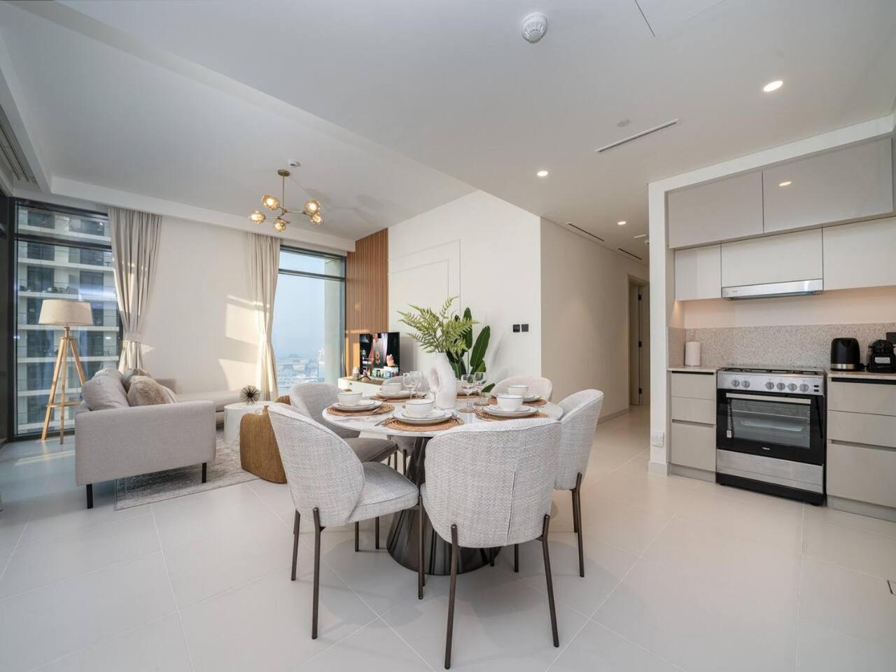 Gorgeous Beachfront 2 Bed Retreat In Marina Vista Dubai
